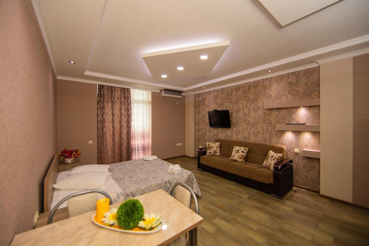 Sea Towers Suite 巴统 外观 照片