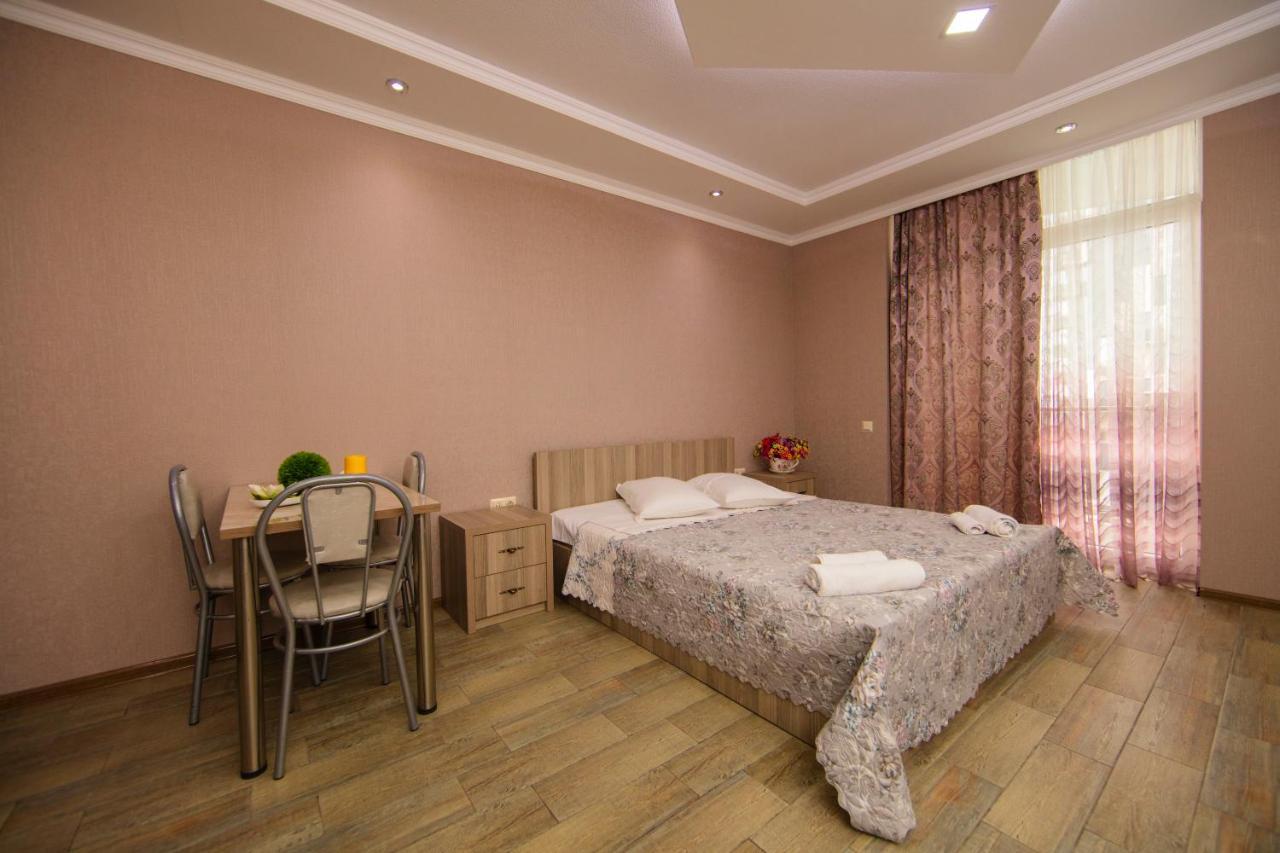 Sea Towers Suite 巴统 外观 照片